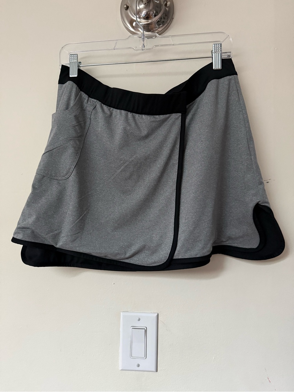 Tail Black and Gray reversible skirt with Snap Closure